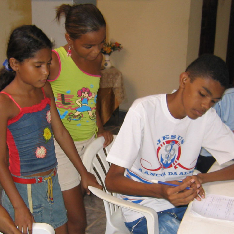 ajuda bietet Bildung | CEASM in Rio